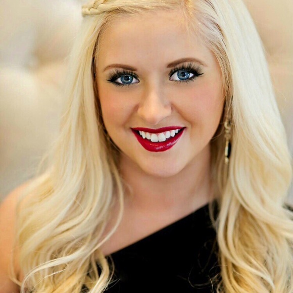 Meet your Posher, Katie - Picture 1 of 1